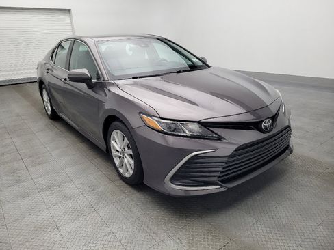 Used 2022 Toyota Camry LE image 13