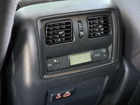 Used 2020 Nissan Pathfinder SV AWD/4WD image 13