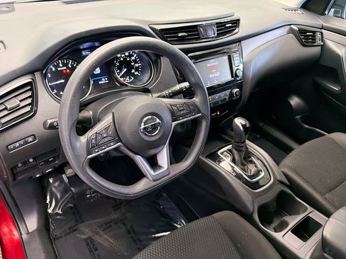 Used 2020 Nissan Rogue Sport S image 7