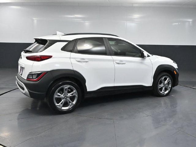 Used 2022 Hyundai Kona SEL w/ Convenience Package FWD image 4