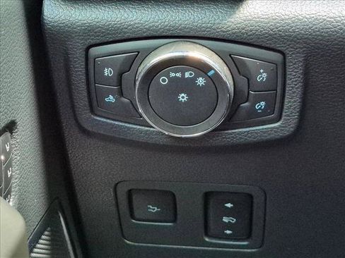 Used 2022 Ford F350 Platinum w/ Tremor Off-Road Package AWD/4WD image 13