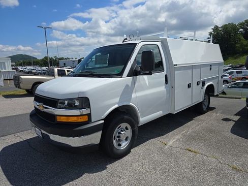 New 2025 Chevrolet Express 3500 w/ Power Convenience Package RWD image 2