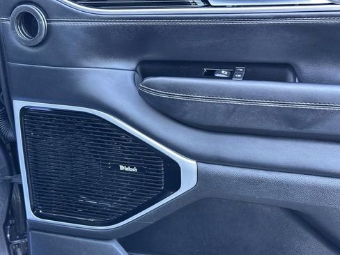 Used 2022 Jeep Wagoneer Series III w/ Premium Group I image 9