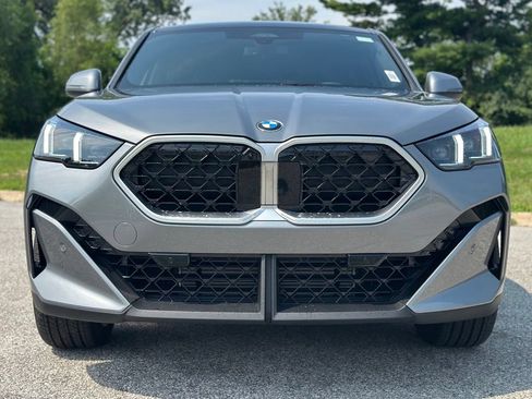New 2026 BMW X2 xDrive28i w/ Technology Package AWD/4WD image 2