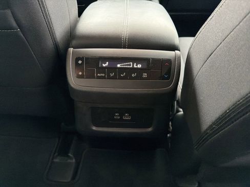 Used 2025 Nissan Pathfinder SV image 21