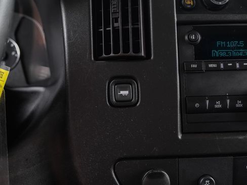 Used 2022 GMC Savana 2500 RWD image 22
