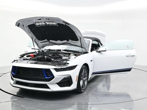 Used 2025 Ford Mustang GT Premium RWD image 47