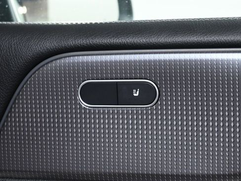 Certified 2022 Mercedes-Benz GLB 250 4MATIC image 26