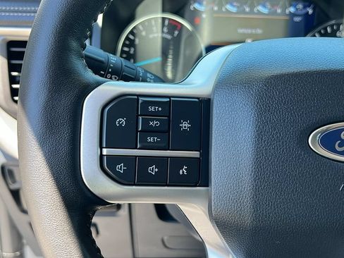 Certified 2024 Ford Expedition XLT RWD image 21