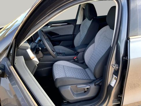 New 2026 Volkswagen Tiguan S FWD image 9