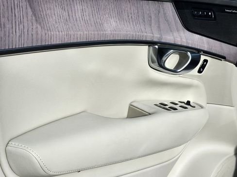 New 2026 Volvo XC90 B6 Ultra image 9