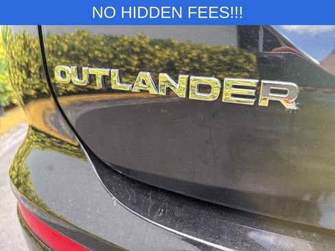 Used 2023 Mitsubishi Outlander SE FWD image 9