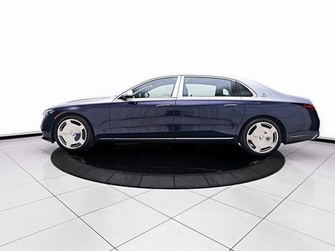 Used 2025 Mercedes-Benz Maybach S 580 4MATIC image 11