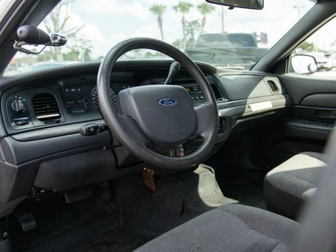 Used 2005 Ford Crown Victoria Police Interceptor RWD image 9