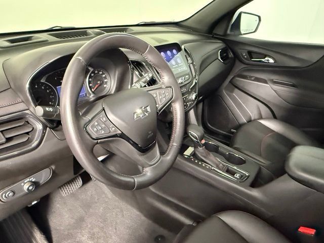 Used 2022 Chevrolet Equinox RS w/ RS Leather Package FWD image 16