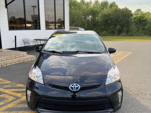 Used 2013 Toyota Prius Three image 2