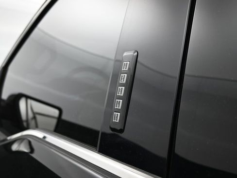 Used 2022 Ford F150 Platinum w/ Equipment Group 701A High image 12