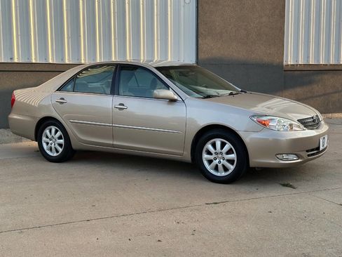 Used 2004 Toyota Camry XLE image 22