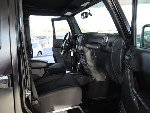 Used 2016 Jeep Wrangler Unlimited Sport AWD/4WD image 33