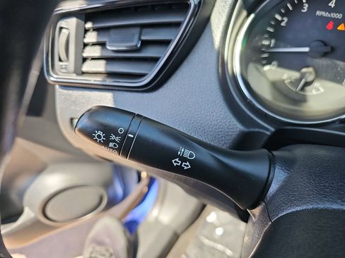 Used 2017 Nissan Rogue SV w/ SV Premium Package FWD image 26