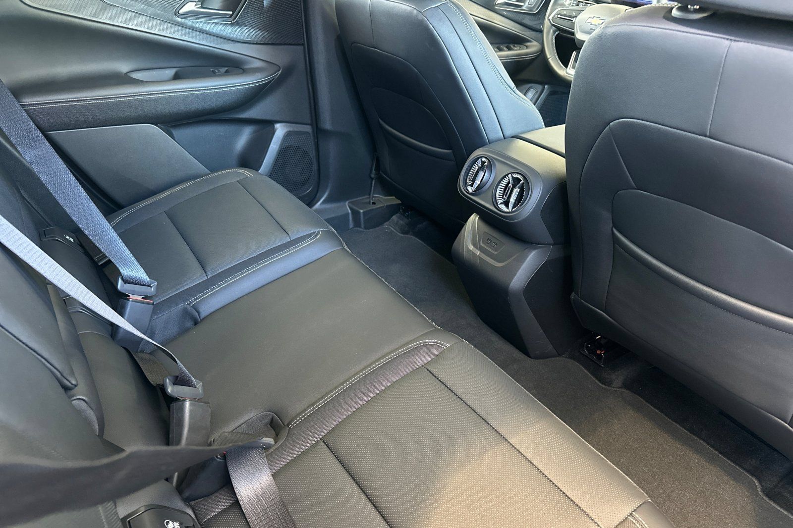 Used 2024 Chevrolet Blazer EV LT AWD/4WD image 18