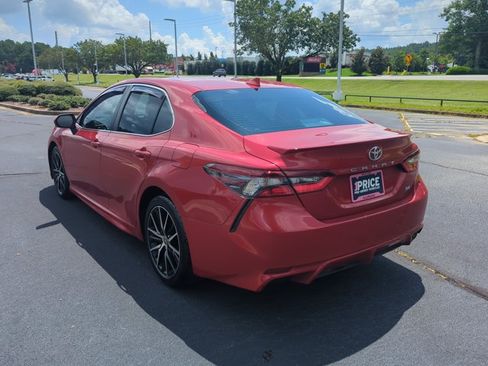 Used 2023 Toyota Camry SE FWD image 8