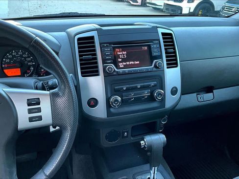 Used 2015 Nissan Xterra S image 6