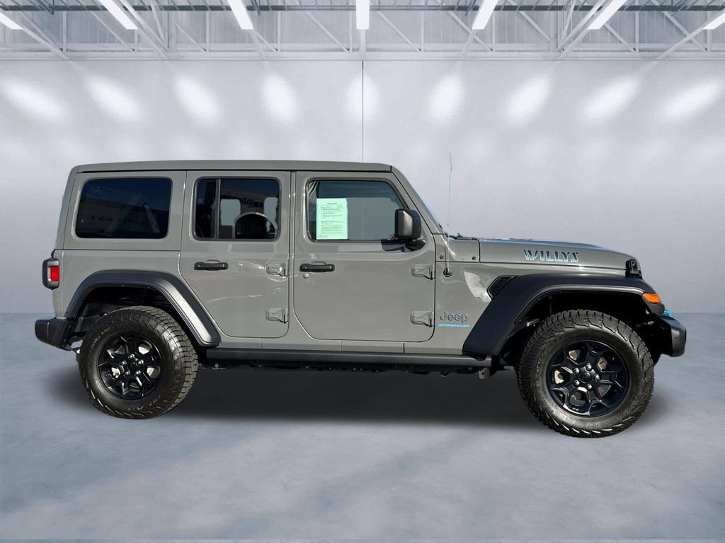 Certified 2023 Jeep Wrangler Unlimited w/ Sun & Screen Package AWD/4WD image 3