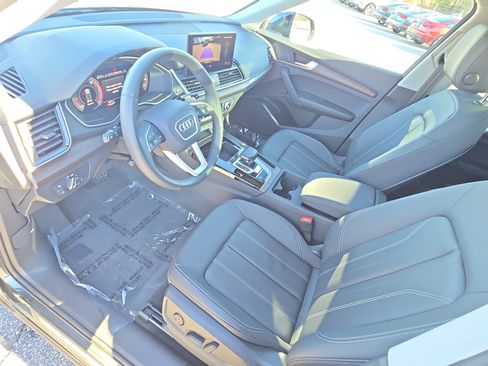 Certified 2025 Audi Q5 2.0T Premium w/ Convenience Plus Package image 16