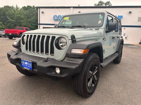 Used 2023 Jeep Wrangler Unlimited Sport AWD/4WD image 2