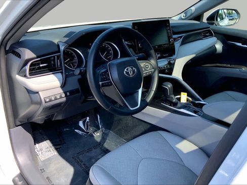 Used 2023 Toyota Camry XLE w/ Navigation Package FWD image 18