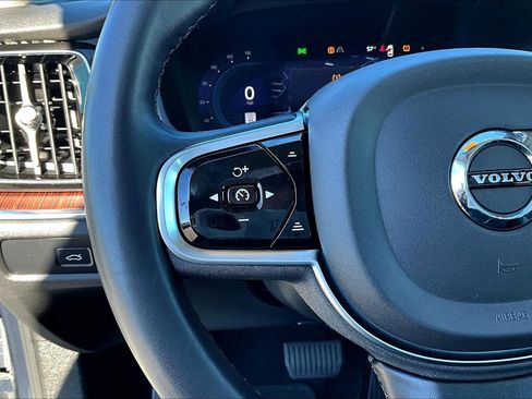 Used 2024 Volvo S60 B5 Plus image 12