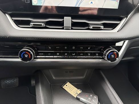 New 2026 Chevrolet Equinox LT w/ Convenience Package II image 18