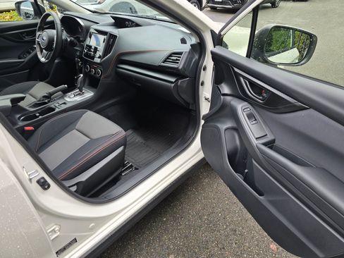 Used 2023 Subaru Crosstrek 2.0i Premium image 12