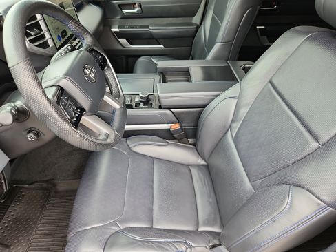 Used 2024 Toyota Sequoia Platinum AWD/4WD image 9