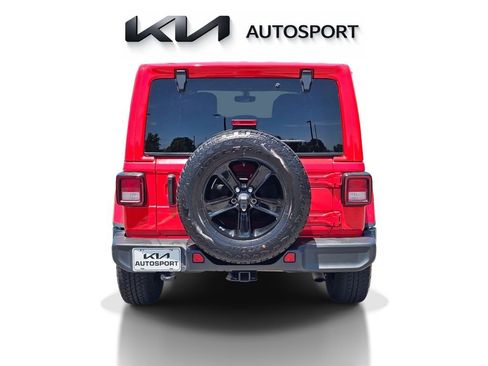 Used 2021 Jeep Wrangler Unlimited Sahara AWD/4WD image 11