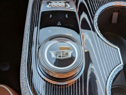 New 2026 Cadillac Optiq Luxury 2 image 23