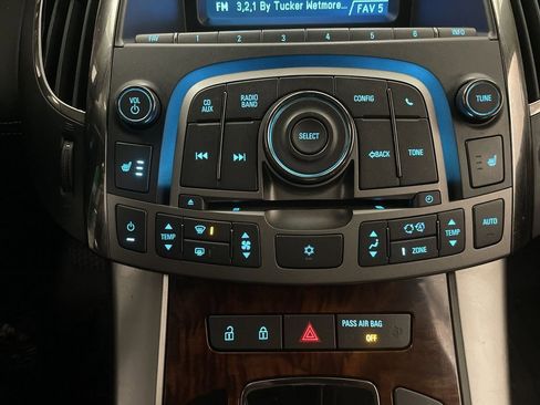 Used 2010 Buick LaCrosse CXL image 9