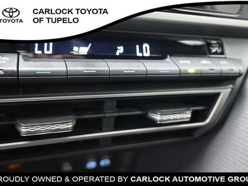 Used 2025 Toyota Camry SE FWD image 13