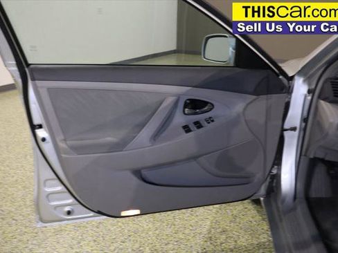 Used 2011 Toyota Camry LE image 25