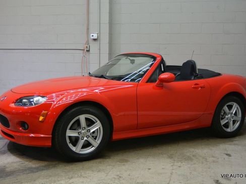 Used 2007 MAZDA MX-5 Miata Sport w/ Appearance Pkg image 24