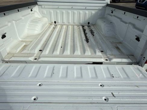 Used 2020 Nissan Frontier SV RWD image 12