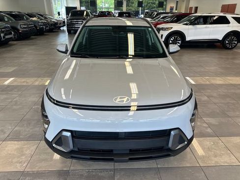Used 2025 Hyundai Kona SEL AWD/4WD image 18