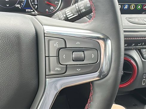 Certified 2025 Chevrolet Blazer RS w/ Driver Confidence II Package image 19