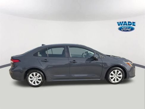 Used 2025 Toyota Corolla LE image 4