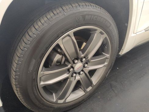 Used 2019 GMC Acadia Denali FWD image 31