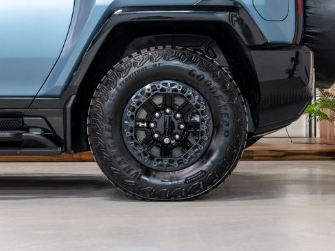 Used 2024 GMC Hummer EV 3X w/ Omega Edition image 46