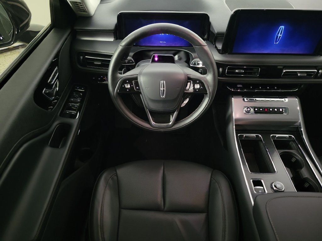 New 2026 Lincoln Aviator AWD image 9