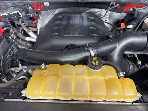 Used 2016 Ford F150 Platinum w/ Equipment Group 701A Luxury image 9