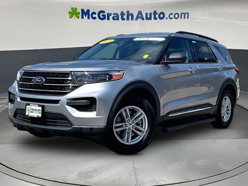 Used 2021 Ford Explorer XLT AWD/4WD image 3
